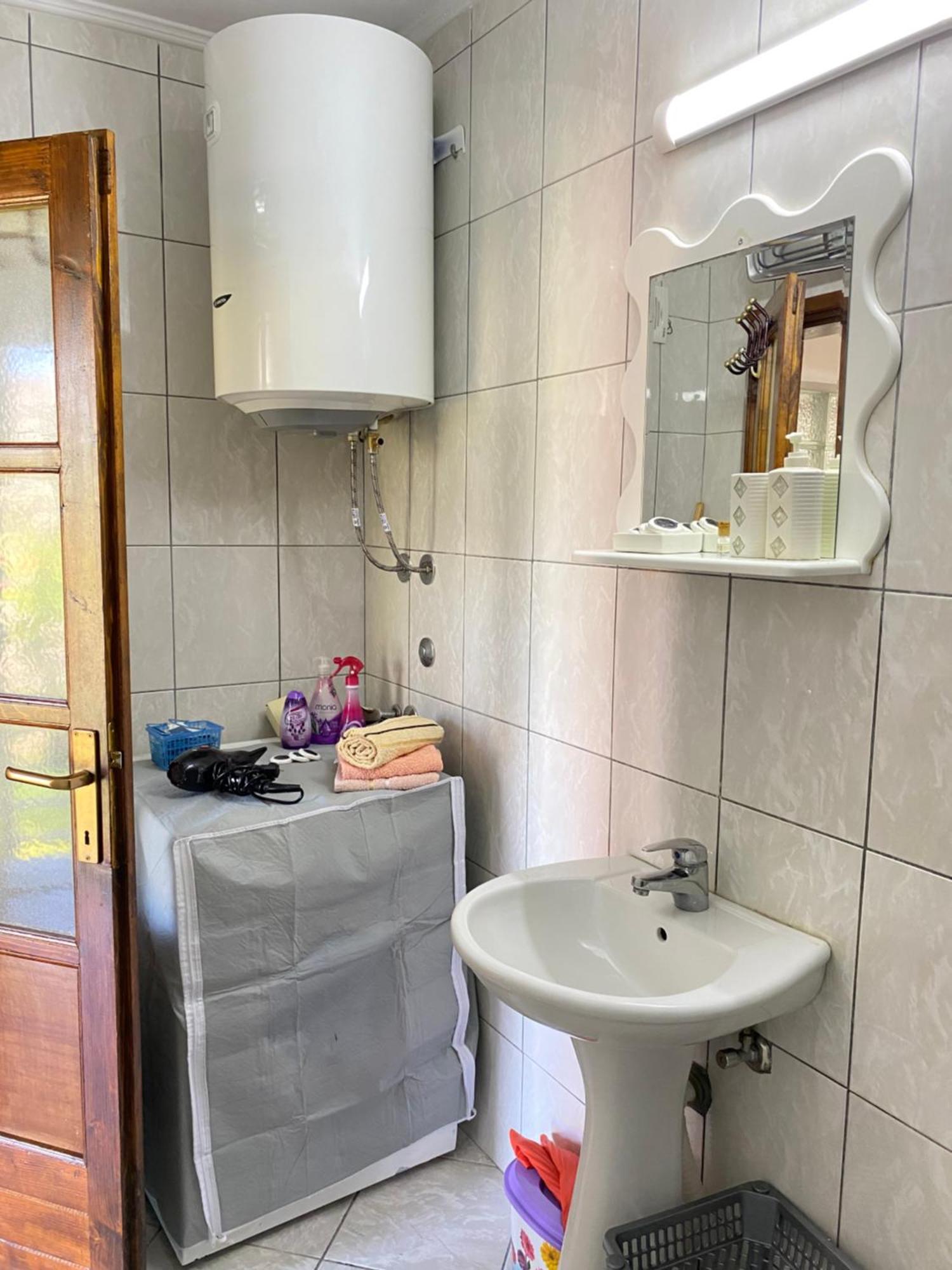 Apartman Konatar Цетине Екстериор снимка
