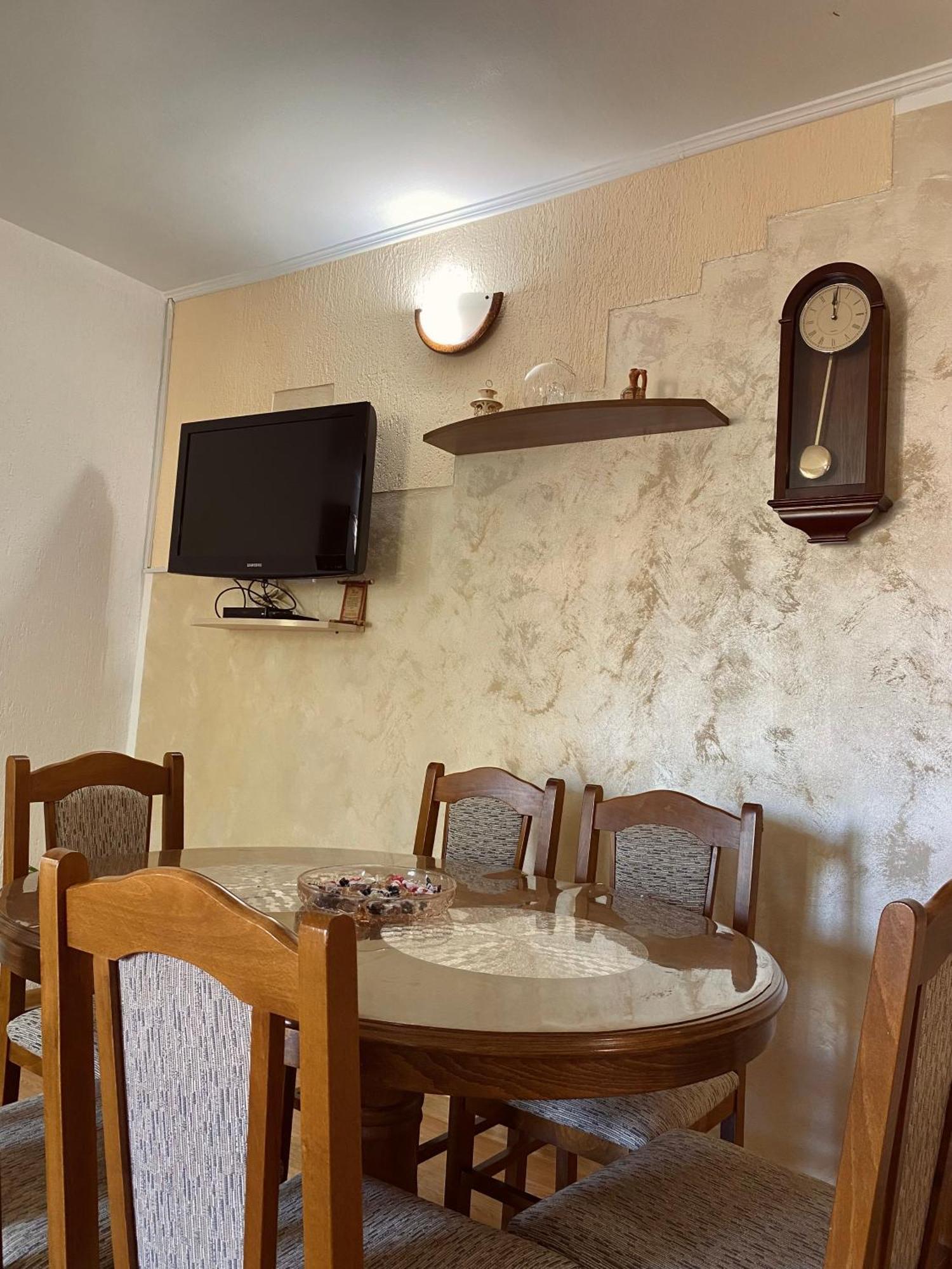 Apartman Konatar Цетине Екстериор снимка