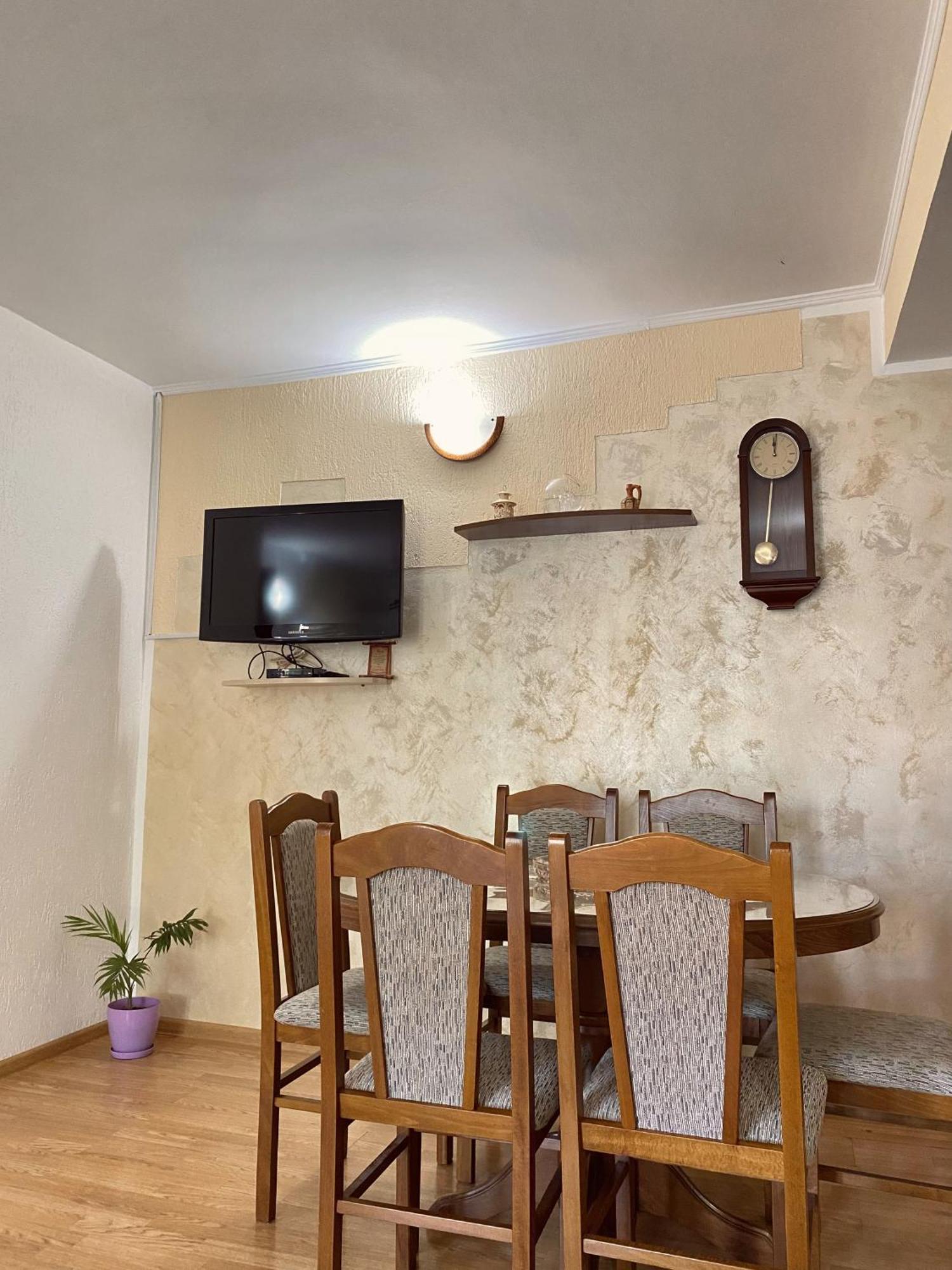 Apartman Konatar Цетине Екстериор снимка